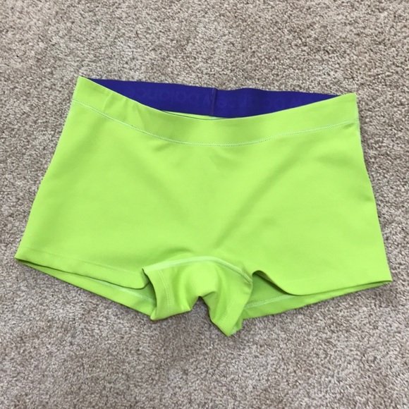New Balance Pants - NEW Balance Size S green athletic shorts